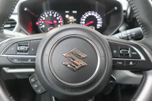 Suzuki Swift 1.2 Sakura Top Hybrid 4x4