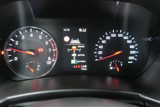 Suzuki Swift 1.2 Sakura Top Hybrid 4x4