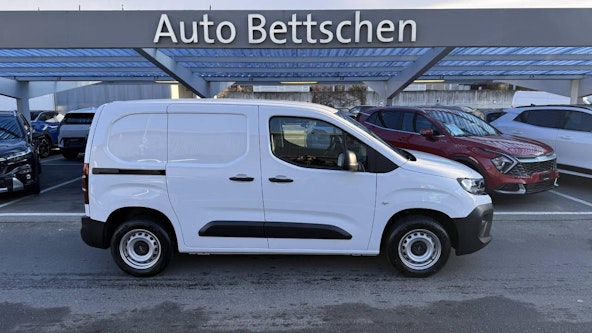 Vehicle image 6 Vehicle image 6