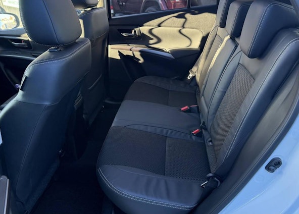 Vehicle image 9 Vehicle image 9