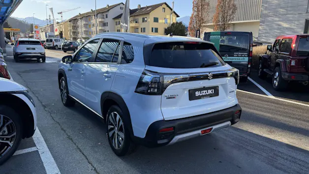 Suzuki S-Cross 1.4 T Sakura Top Hybrid 4x4