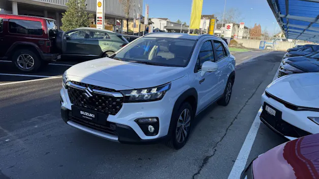 Suzuki S-Cross 1.4 T Sakura Top Hybrid 4x4