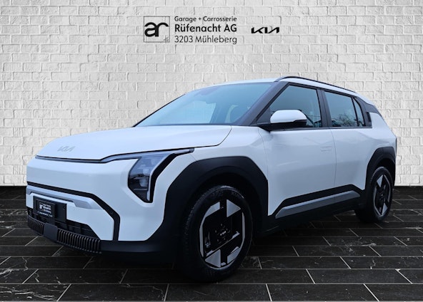 First vehicle image First vehicle image