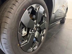 https://vehicle.imgix.net/4178107/081fd551-a727-4a3f-b521-950af7ec5c65.jpeg