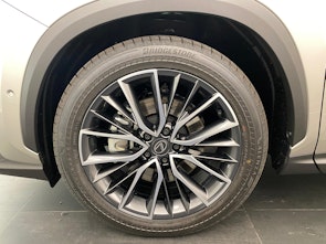 Vehicle image LEXUS NX 450h+ Excellence