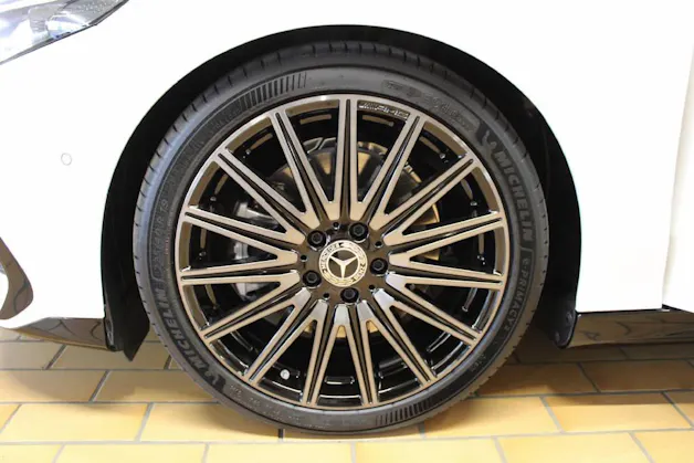 Mercedes-Benz CLA 220 4Matic AMG Line
