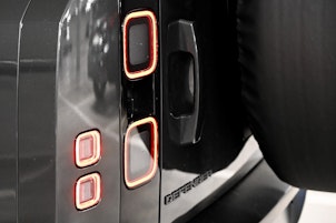 Vehicle image LAND ROVER Defender 130 3.0 D I6 X-Dynamic SE