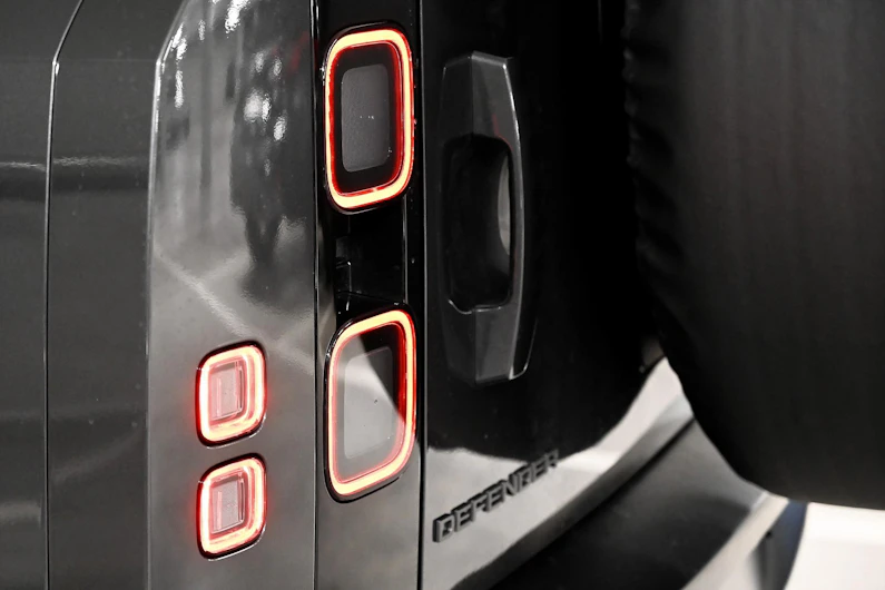 immagine del veicolo LAND ROVER DEFENDER