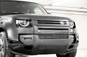 Vehicle image LAND ROVER Defender 130 3.0 D I6 X-Dynamic SE