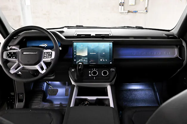 Land Rover Defender 130 3.0 D I6 X-Dynamic SE