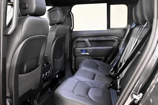 Land Rover Defender 130 3.0 D I6 X-Dynamic SE