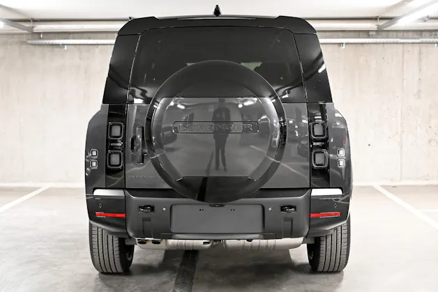Land Rover Defender 130 3.0 D I6 X-Dynamic SE