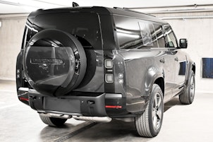 Vehicle image LAND ROVER Defender 130 3.0 D I6 X-Dynamic SE