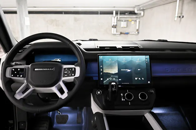 Land Rover Defender 130 3.0 D I6 X-Dynamic SE