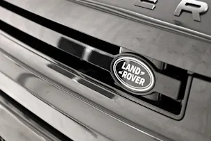 Land Rover Defender 130 3.0 D I6 X-Dynamic SE