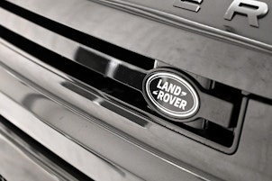 Vehicle image LAND ROVER Defender 130 3.0 D I6 X-Dynamic SE