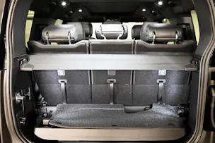 Land Rover Defender 130 3.0 D I6 X-Dynamic SE