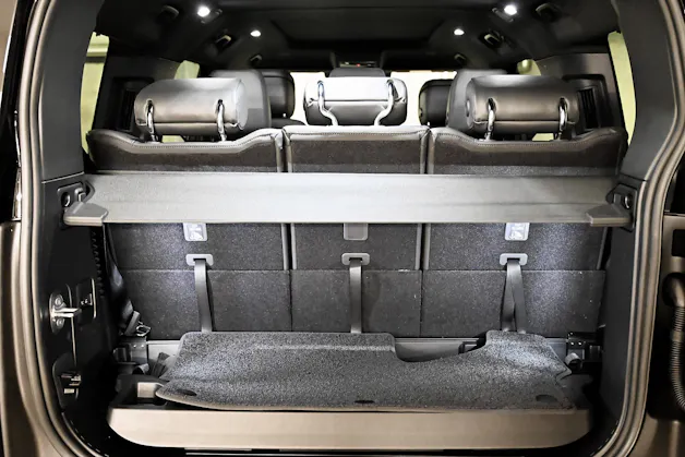 Land Rover Defender 130 3.0 D I6 X-Dynamic SE