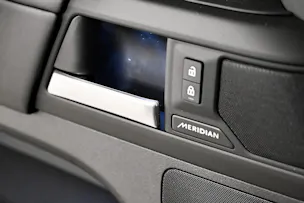 Land Rover Defender 130 3.0 D I6 X-Dynamic SE