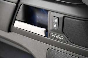 Vehicle image LAND ROVER Defender 130 3.0 D I6 X-Dynamic SE