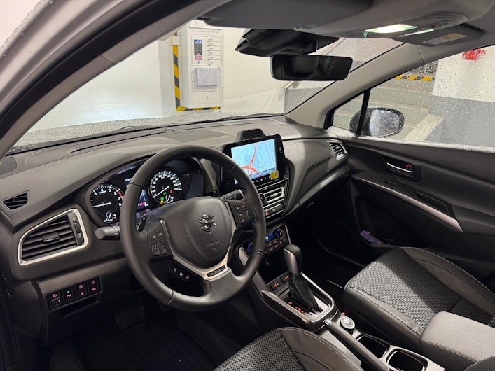 Vehicle image SUZUKI S-CROSS