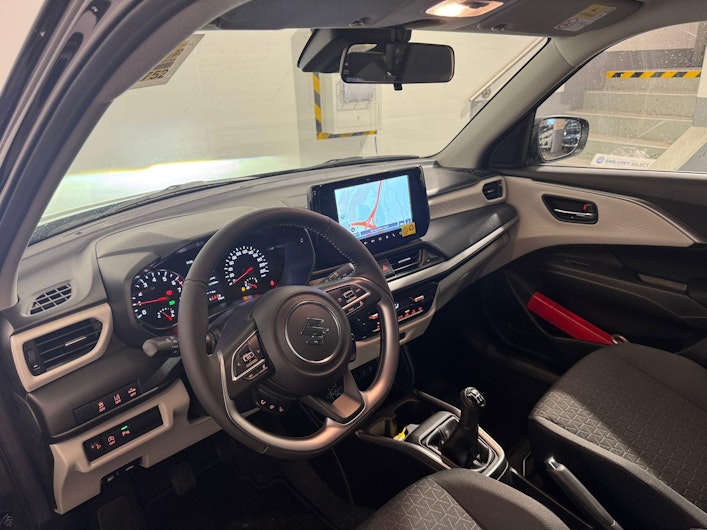 immagine del veicolo SUZUKI SWIFT