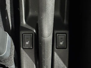 https://vehicle.imgix.net/4178228/0d2ad1e4-8f66-40a9-92d8-aa55aa5826e6.jpeg