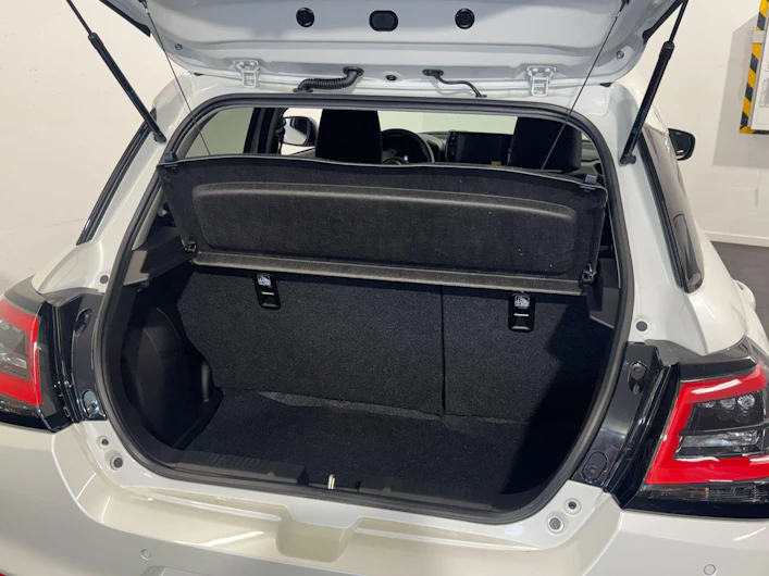immagine del veicolo SUZUKI SWIFT