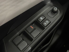 https://vehicle.imgix.net/4178228/99fc7074-e516-4854-be53-6cea9f5276da.jpeg