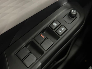 Fahrzeugbild SUZUKI Swift 1.2 Sakura Hybrid 4x4