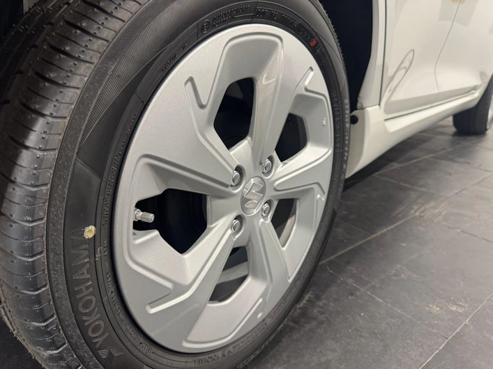 immagine del veicolo SUZUKI SWIFT