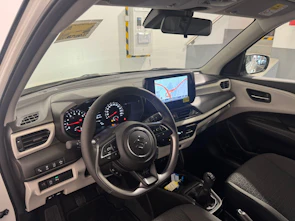 Fahrzeugbild SUZUKI Swift 1.2 Sakura Hybrid 4x4