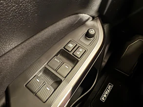 https://vehicle.imgix.net/4178262/c82a81d6-639e-4fde-a100-143bc3a0d248.jpeg
