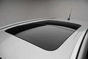 Suzuki S-Cross 1.4 T Sakura Top Hybrid 4x4