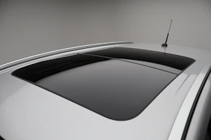 Fahrzeugbild SUZUKI S-Cross 1.4 T Sakura Top Hybrid 4x4