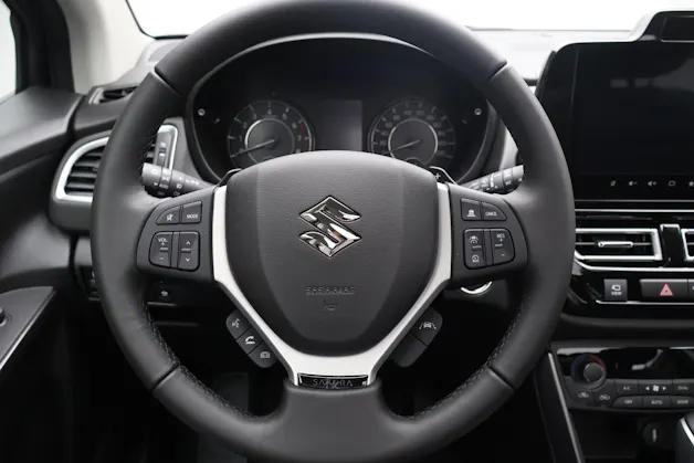 Suzuki S-Cross 1.4 T Sakura Top Hybrid 4x4