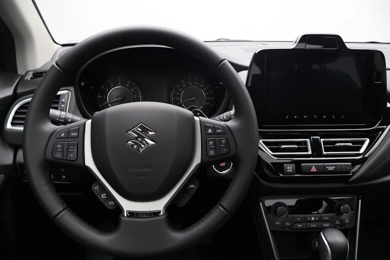 image du véhicule SUZUKI S-CROSS