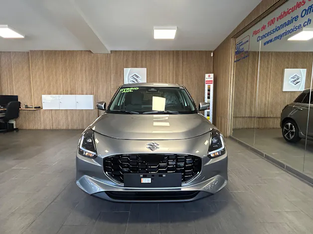 Suzuki Swift 1.2 Sakura Top Hybrid