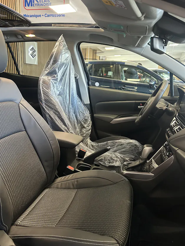 Suzuki S-Cross 1.4 T Sakura Top Hybrid 4x4