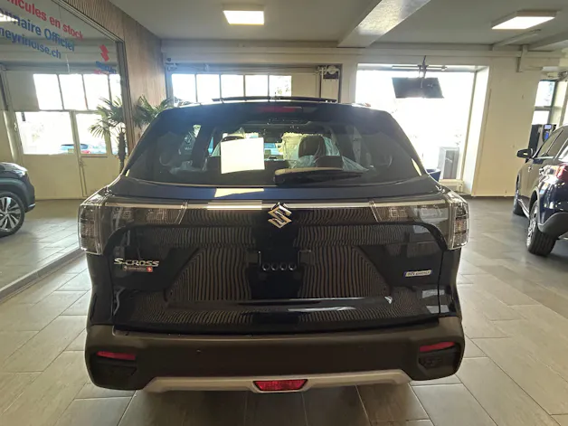 Suzuki S-Cross 1.4 T Sakura Top Hybrid 4x4