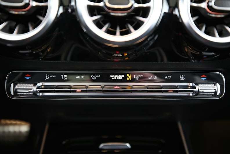 Vehicle image MERCEDES-BENZ EQA 350