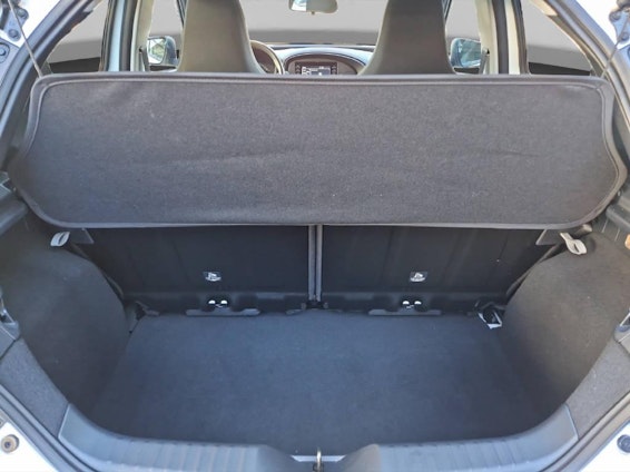 Vehicle image 14 Vehicle image 14