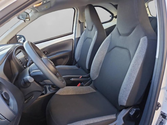 Vehicle image 8 Vehicle image 8