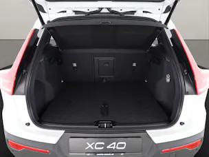 Volvo XC40 2.0 B3 MH Plus Dark