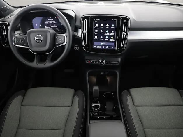 Volvo XC40 2.0 B3 MH Plus Dark