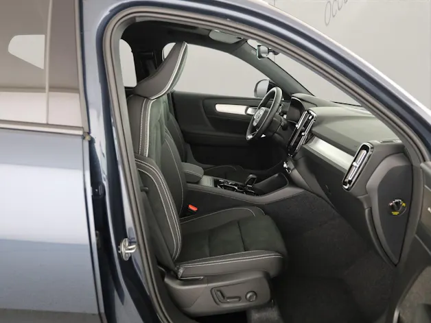 Volvo XC40 2.0 B4 MH Ultra Dark