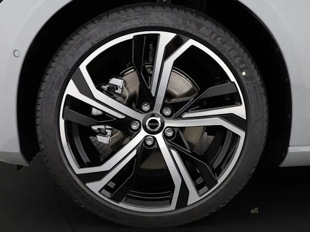 Volvo V60 2.0 B4 Plus Dark