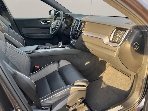 Volvo XC60 2.0 T6 TE R-Design eAWD .