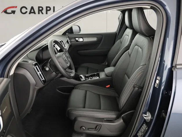 Volvo XC40 2.0 B3 MH Plus Dark