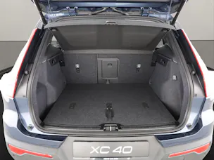 Volvo XC40 2.0 B3 MH Plus Dark
